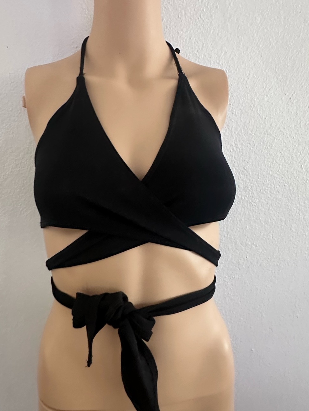 Vintage 90s TEAM U.S.A. Black Wrap Halter Top - Minimalist Y2K Festival Crop - L